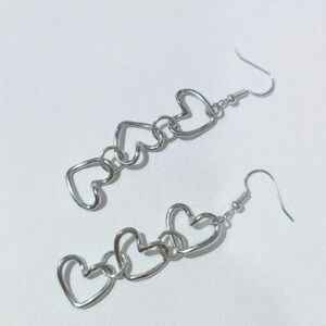 ♥️I Individually $10 Or Bundle 5/$20 Silver Heart Dangle Earrings